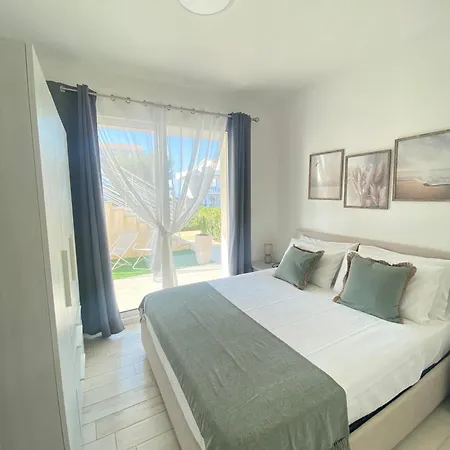 Acquamarina Apartman *